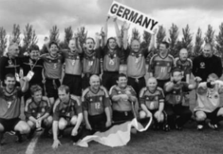 "Die siegreiche Mannschaft mit  Dieter Koehler aus Bengen"